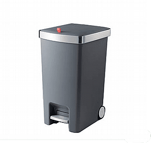 פח דוושה 35L ליטר + 2 גלגלים לה קיטשן La kitchenette TG-5260- צבע שחור פח דוושה 35L ליטר + 2 גלגלים לה קיטשן La kitchenette TG-5260- צבע שחור
