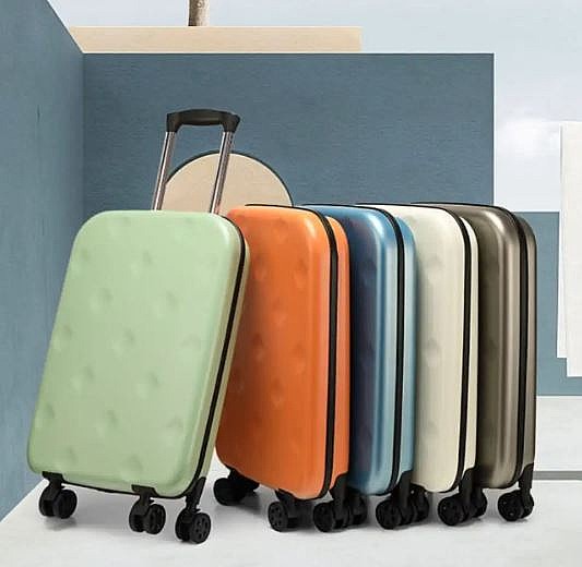 ������ ����� 20" ������ 4 ������ ����� ����� ������ Benaton Smart American SuitCase ����